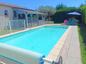 Maison avec grande piscine près de Nîmes